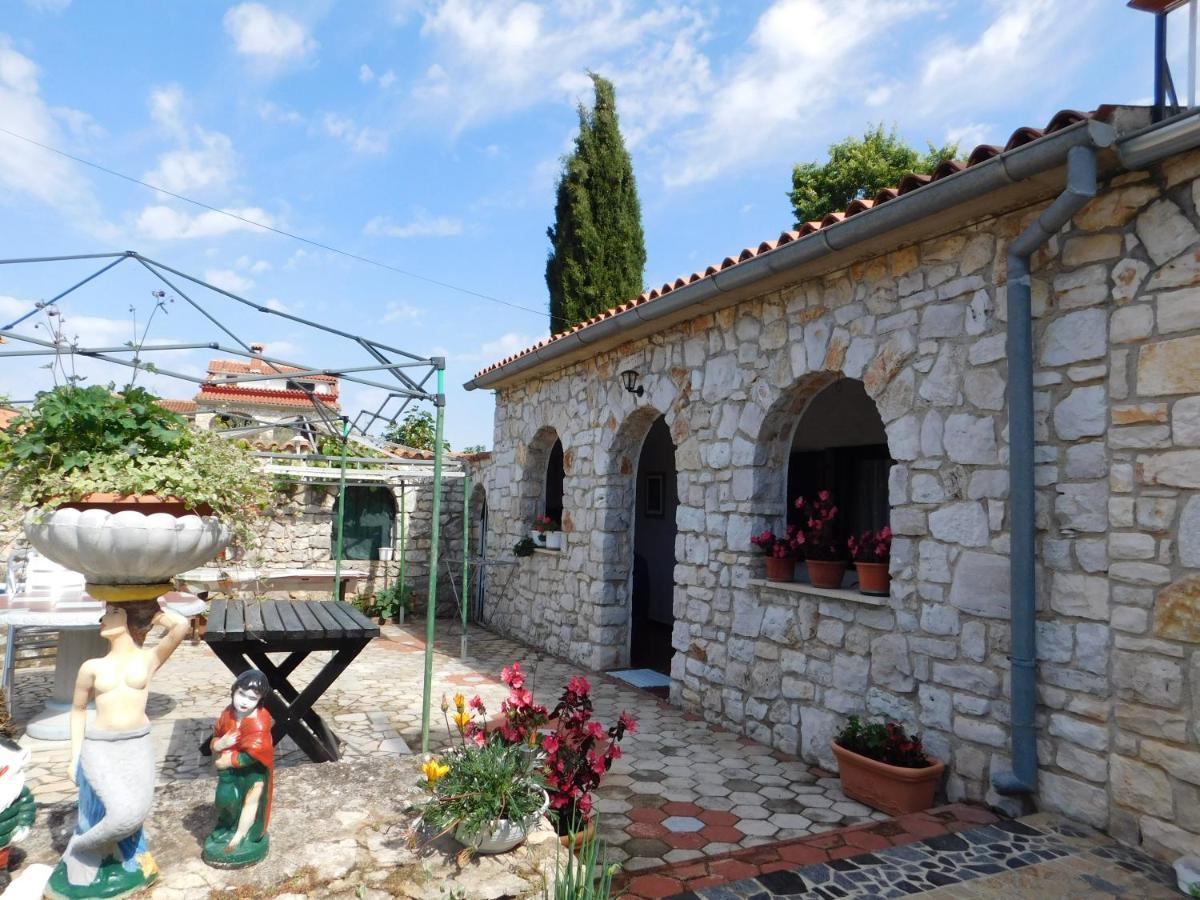 Villa Ana Rovinjsko Selo Exterior photo